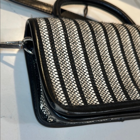 Zara Crossbody Bag Black and Cream Elegant Design - Picture 15 of 16